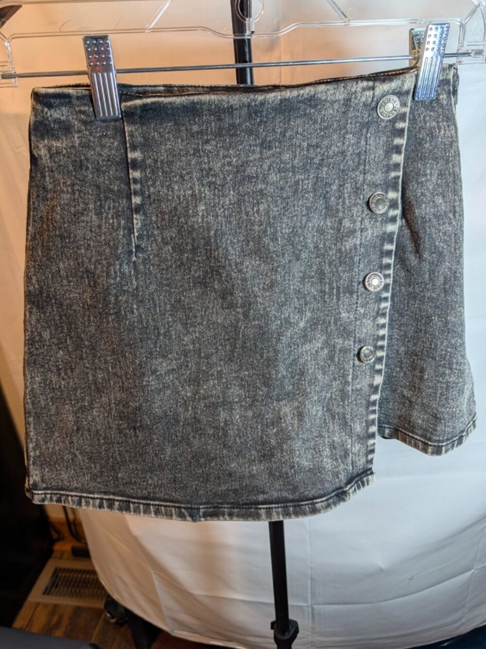 FLYING TOMATO Los Angeles Skort Women Sz Small Distressed black denim Button/Zip